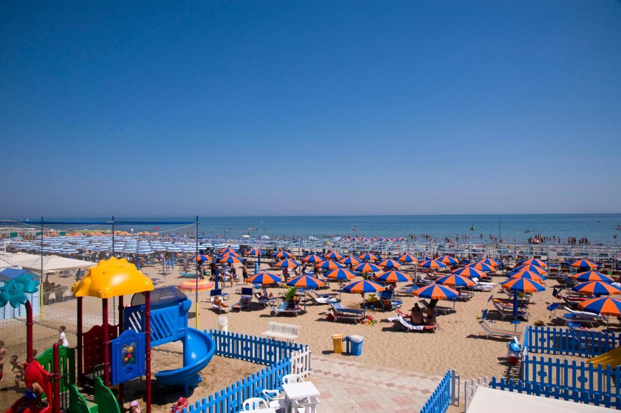 Hotel Maris Stella Riccione Kültér fotó