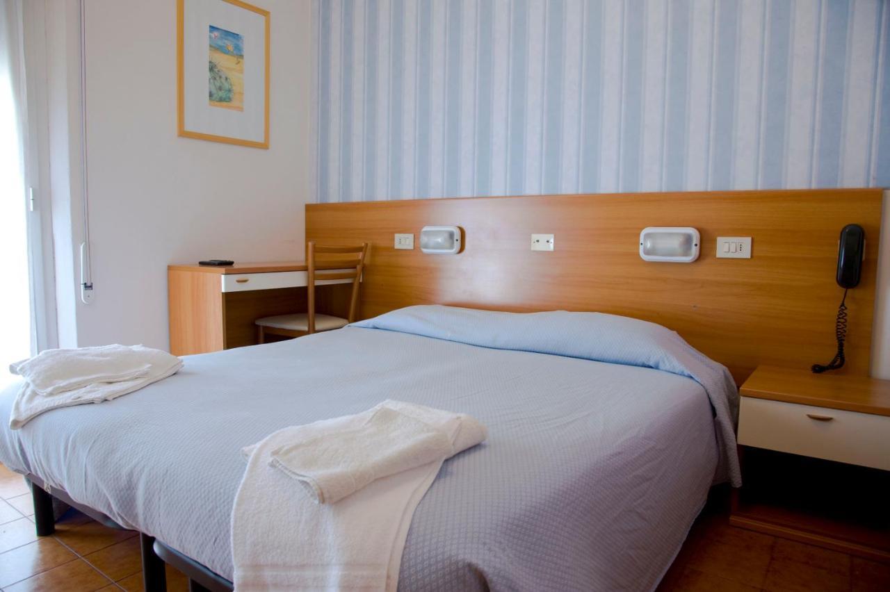 Hotel Maris Stella Riccione Kültér fotó