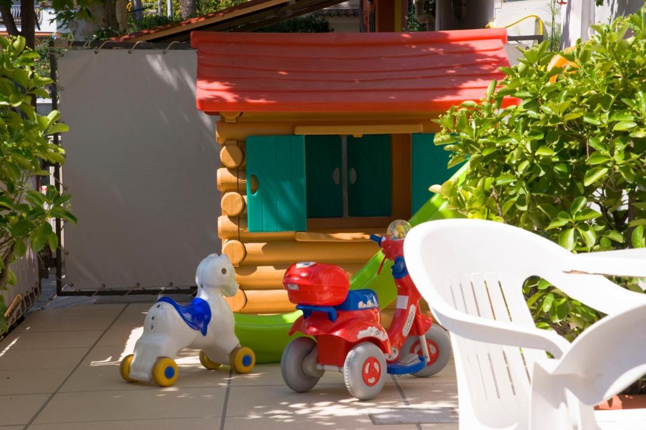 Hotel Maris Stella Riccione Kültér fotó