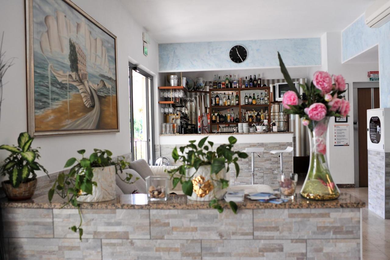 Hotel Maris Stella Riccione Kültér fotó
