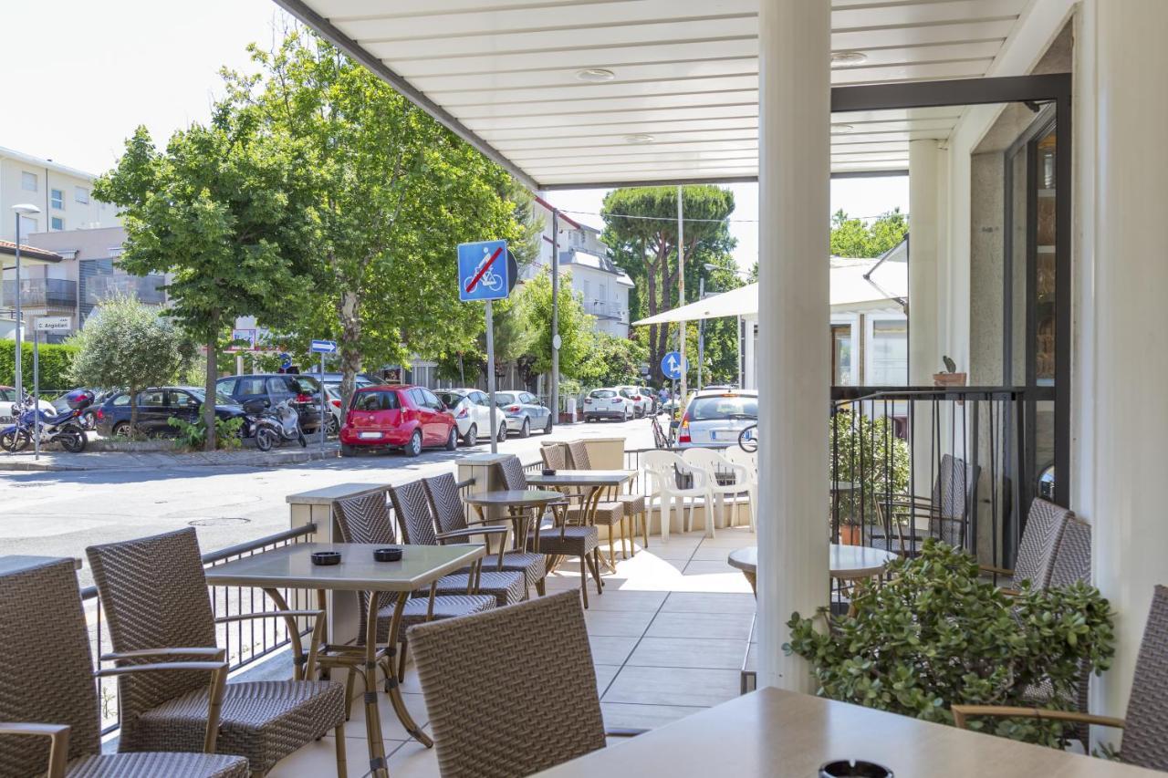 Hotel Maris Stella Riccione Kültér fotó