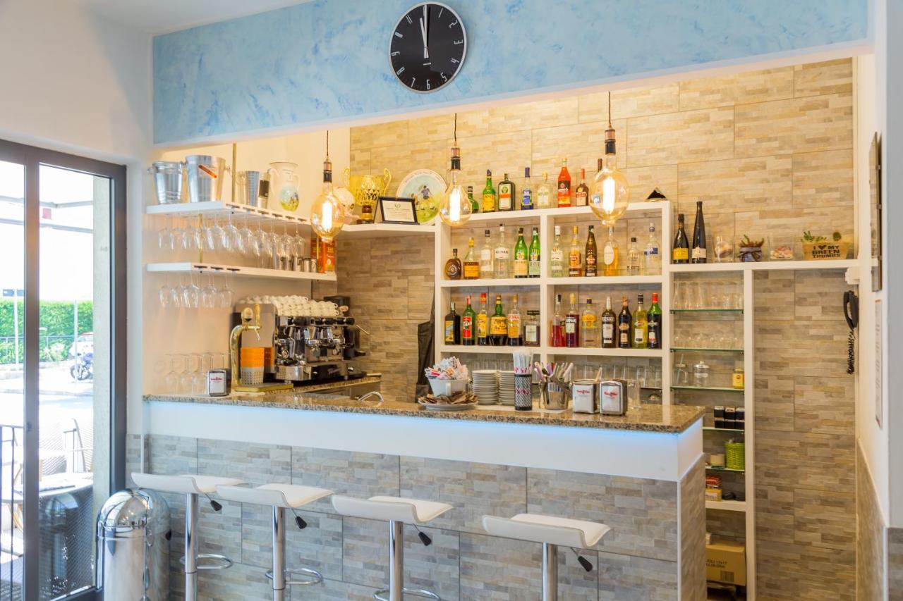Hotel Maris Stella Riccione Kültér fotó