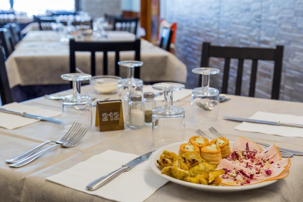 Hotel Maris Stella Riccione Kültér fotó