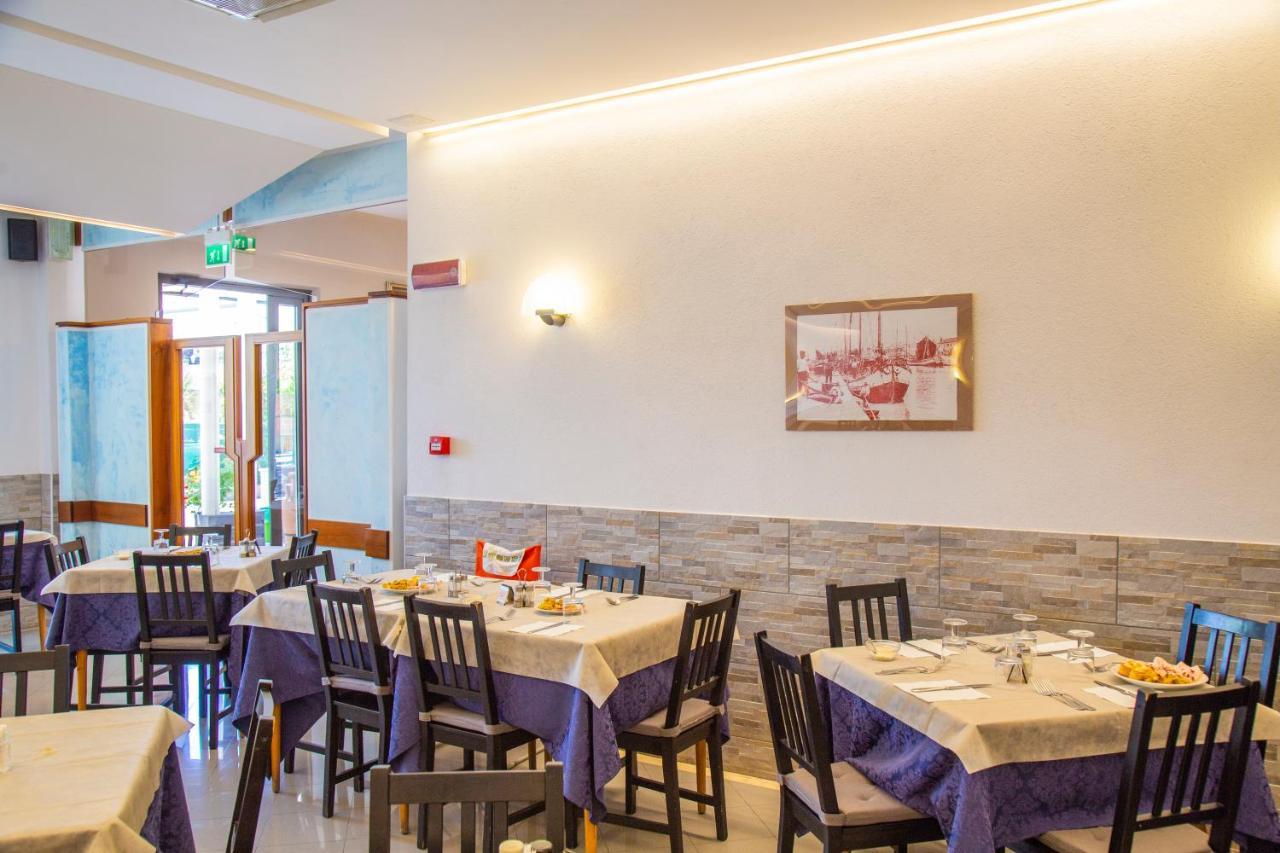 Hotel Maris Stella Riccione Kültér fotó