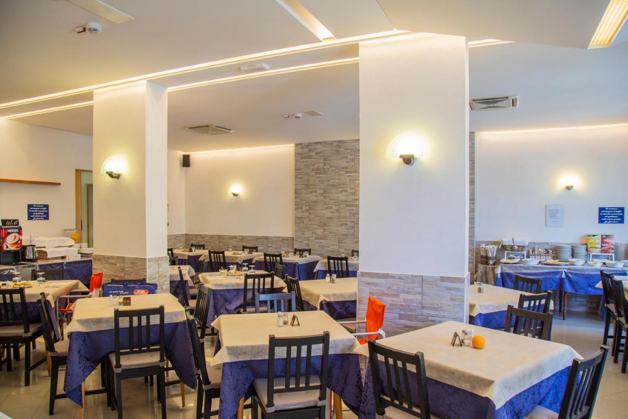 Hotel Maris Stella Riccione Kültér fotó