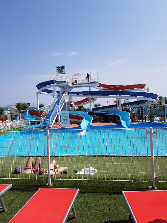 Hotel Maris Stella Riccione Kültér fotó