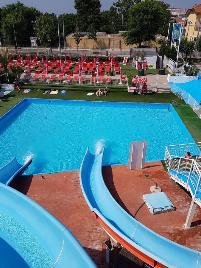 Hotel Maris Stella Riccione Kültér fotó